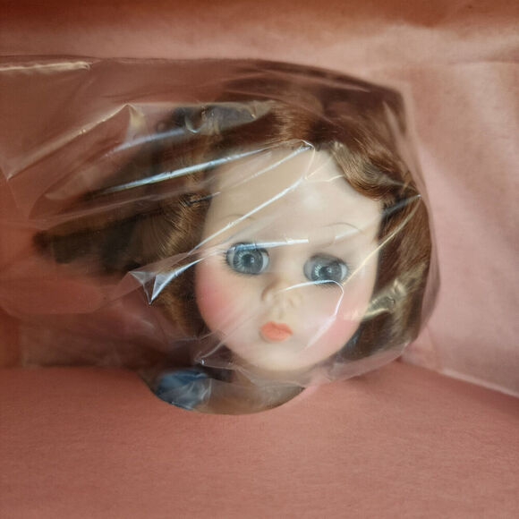 Madame Alexander PRESIDENT‎ First Lady Sarah Polk #1511 DOLL - New in box - Picture 2 of 7